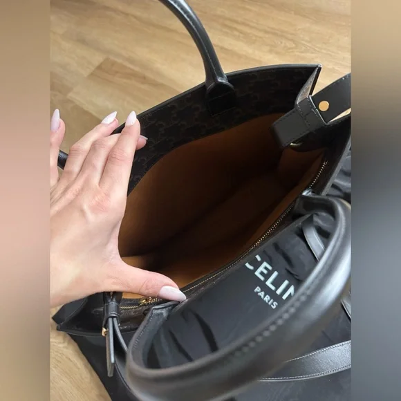 NWOT CÉLINE Black Triomphe Coated Canvas Vertical Cabas Medium - Picture 14 of 16